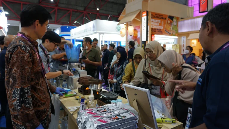 Antusiasme pengunjung SIAL Interfood terhadap produk KAEN Solid Fuel