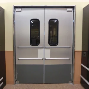 pintu swing uniflow AL 3 Series sebagai pintu akses lalu lintas pabrik