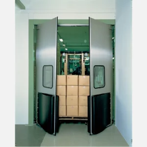 swing door seri SN1 ditabrak forklift pengangkur barang kardus.